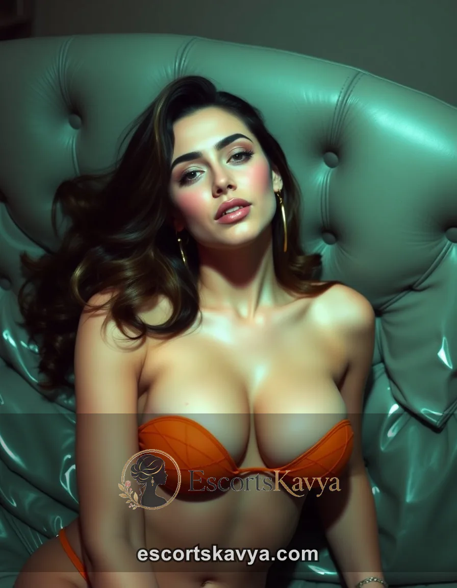 Zoya Shah luxury escort in Noida